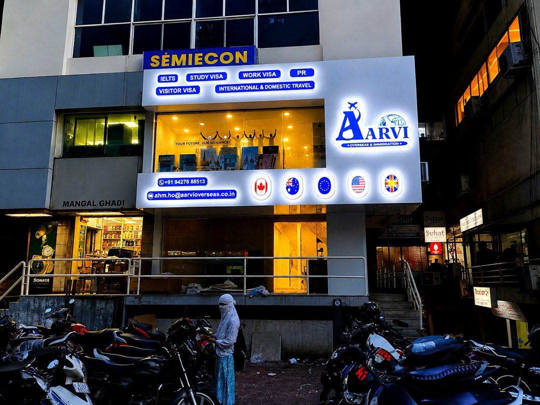 Aarvi Overseas Digital Signboard by Aadlabs