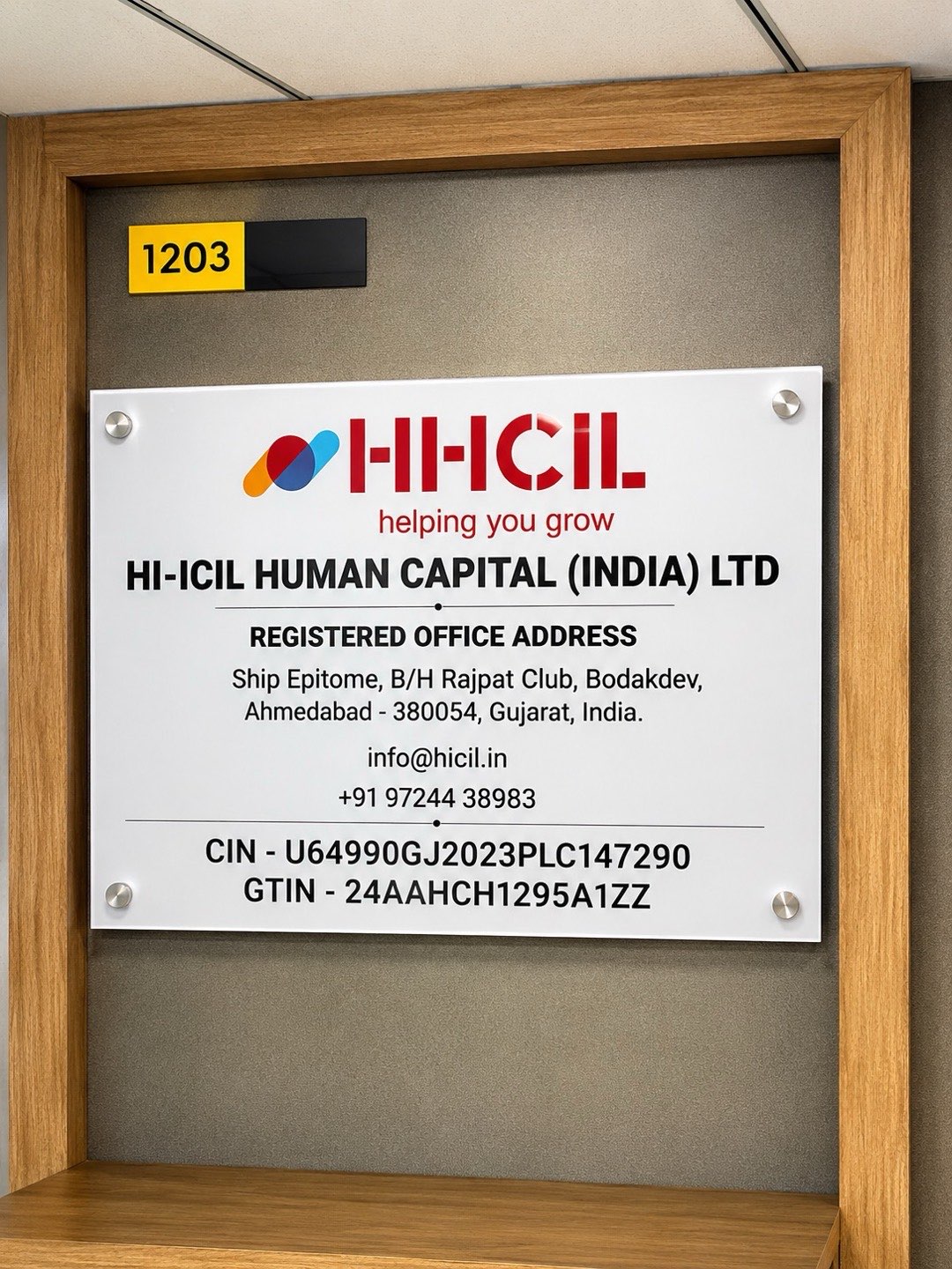 HI-ICIL Human Capital Name Plates by Aadlabs